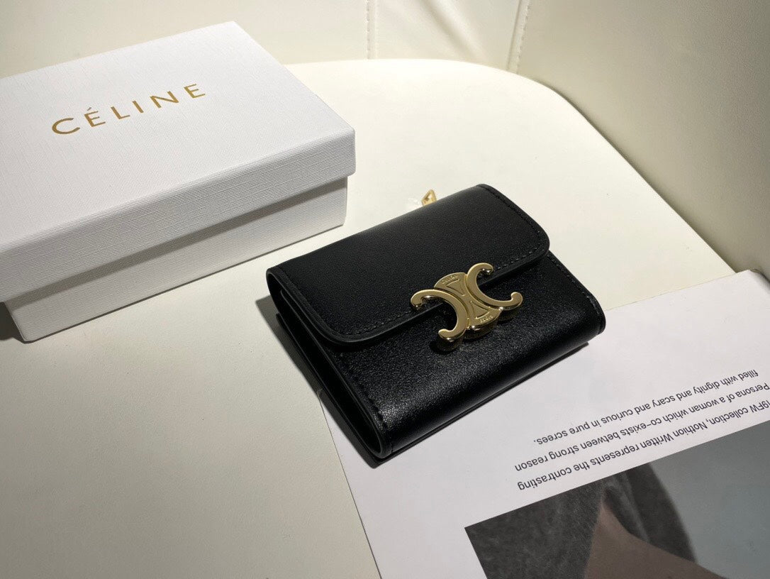 【セリーヌ】大人気 三折財布どんなシーンでも大活躍 実用性抜群の一品!