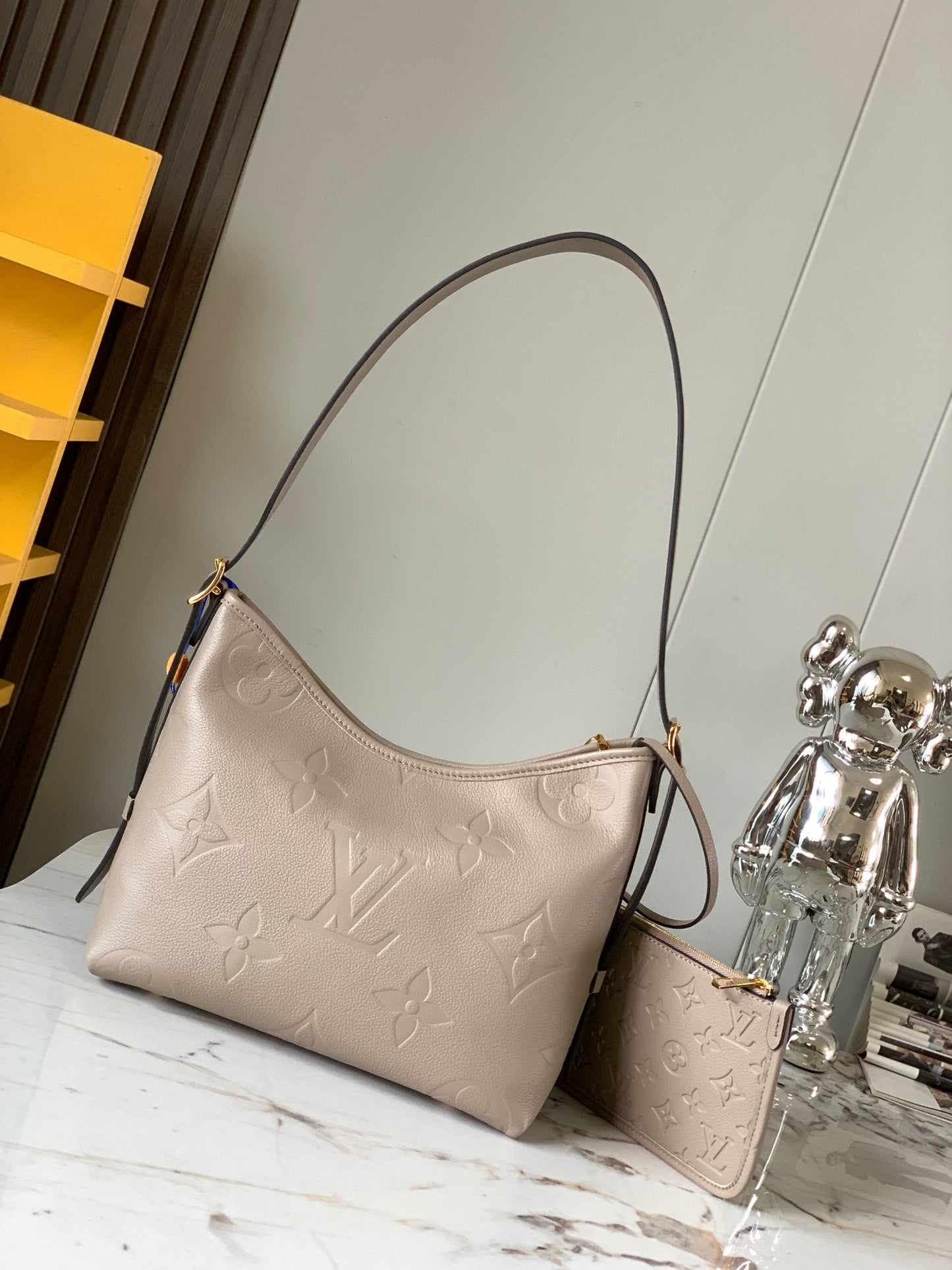 【ルイヴィトン】関税送料込み◆Carryall PM|多機能デザインで肩掛け&斜挎可能!