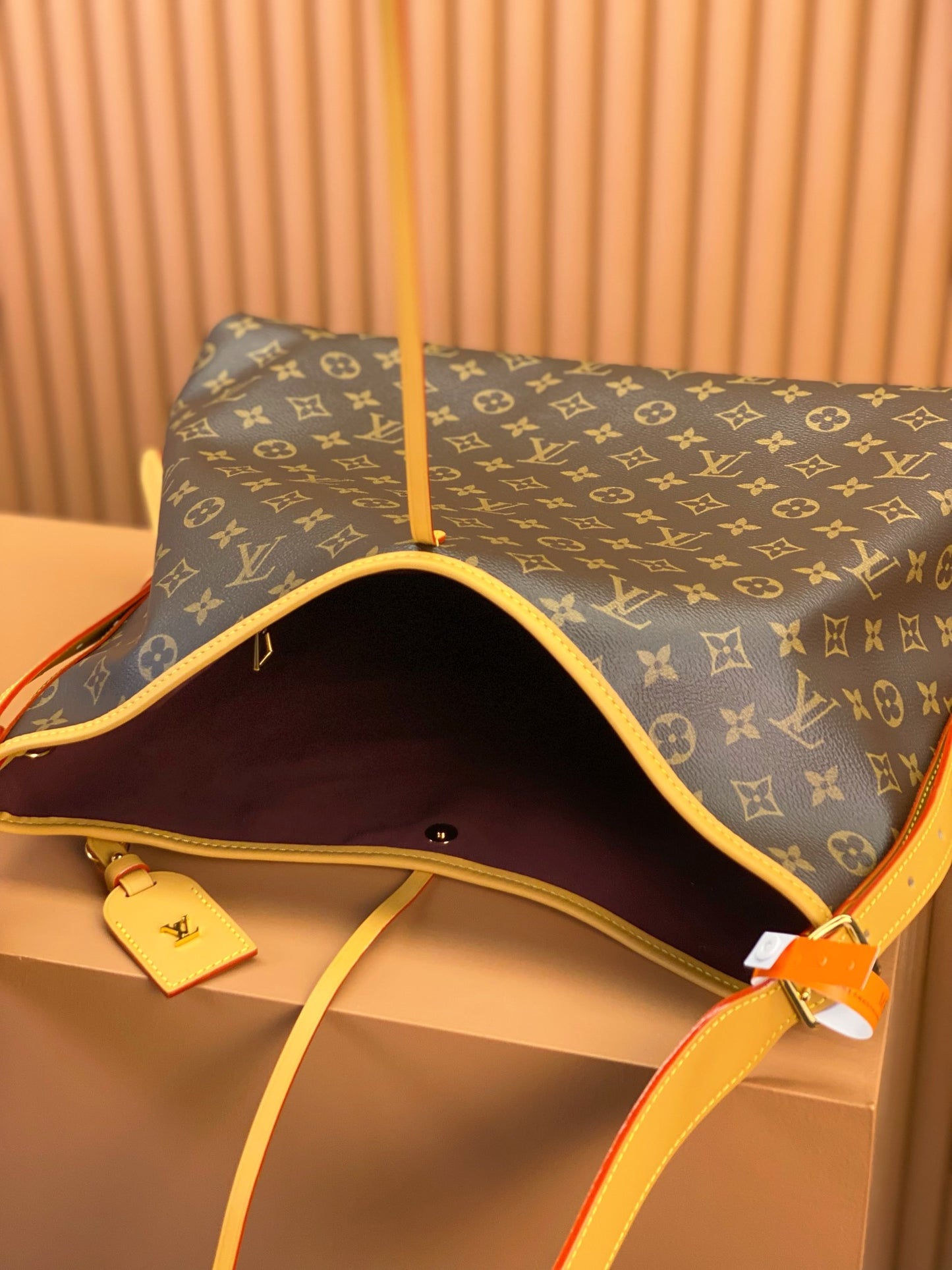 【ルイヴィトン】入手困難◆関税送料込み◆Carryall MM|春の限定モデル♪