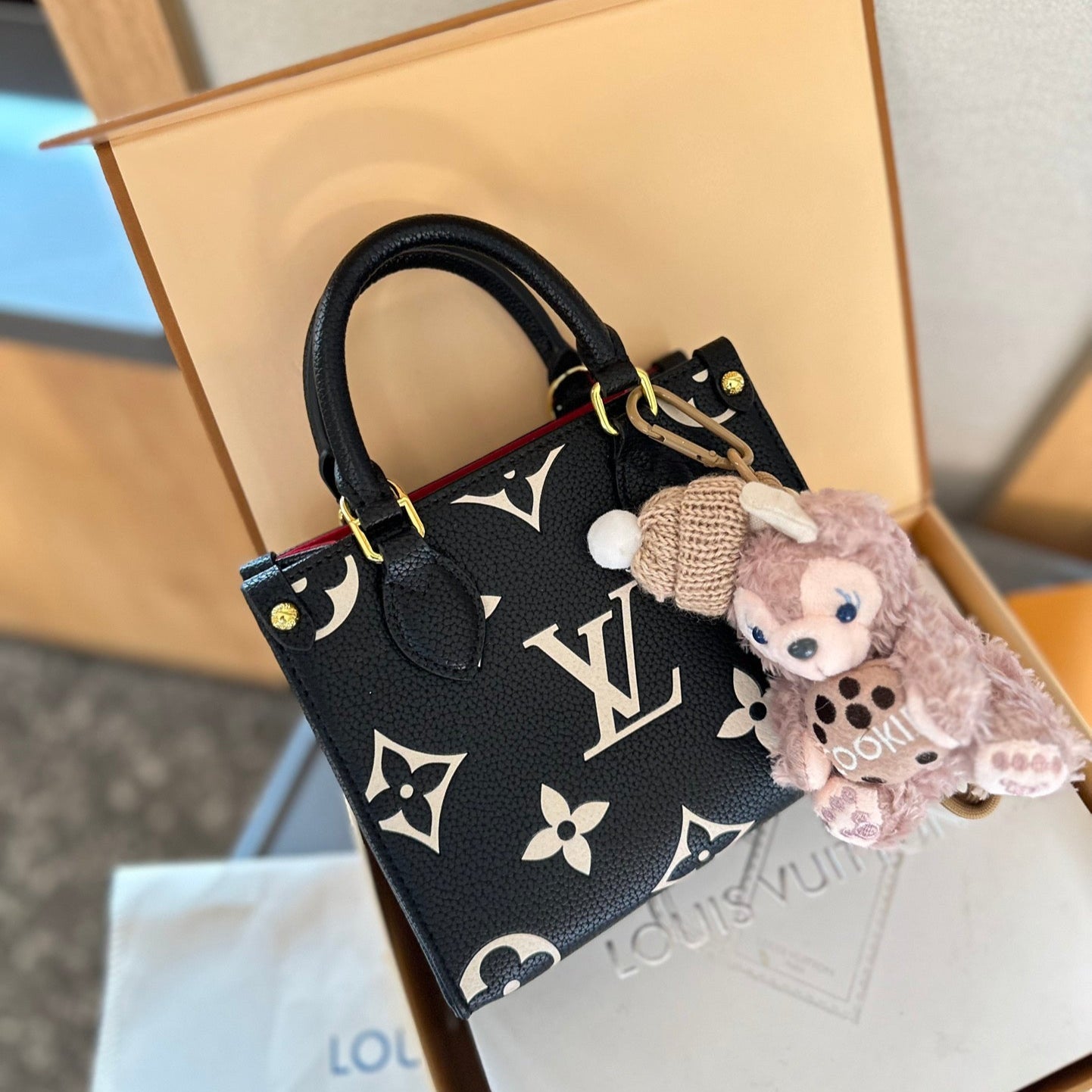 【ルイヴィトン】♢OnTheGo|圧紋レザーの高級感、今季注目のスタイル♪即日発送対応