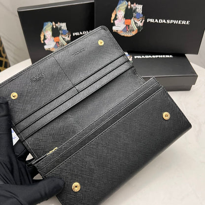 【プラダ】新作長財布 サフィアーノ素材で高級感満点