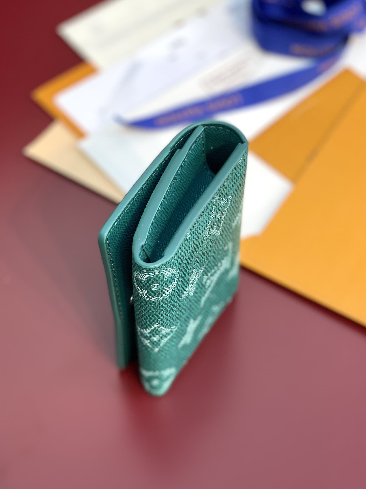 【ルイヴィトン】カード＆名刺入れ付多用途長財布 今季注目♪2色展開